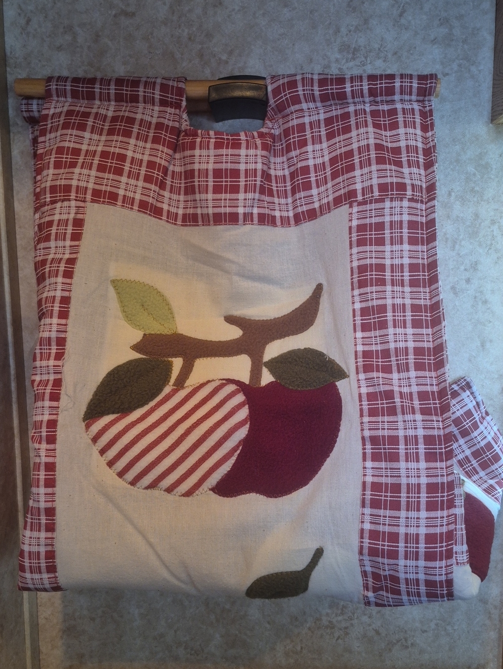 Pie Plate Carrier Plaid Wooden Handles Apple Cherry Pie Holder Cottagecore Farm